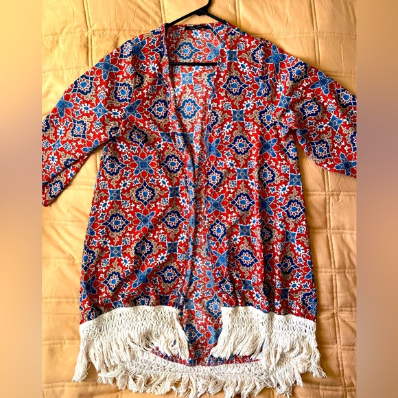 Beautiful lightweight shawl/ kimono - Picture 1 of 5